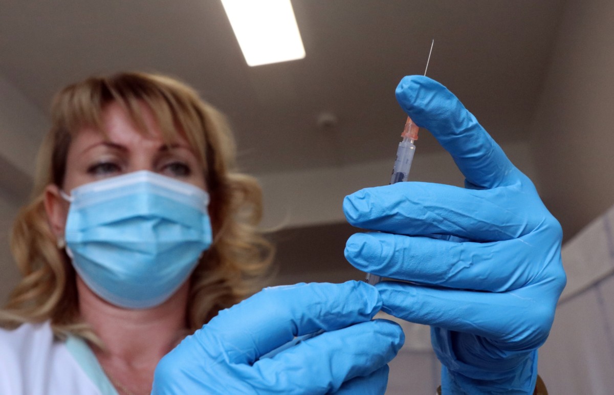 Lehullt a lepel: Kiderült, mit tesz a testünkkel az mRNS-vakcina
