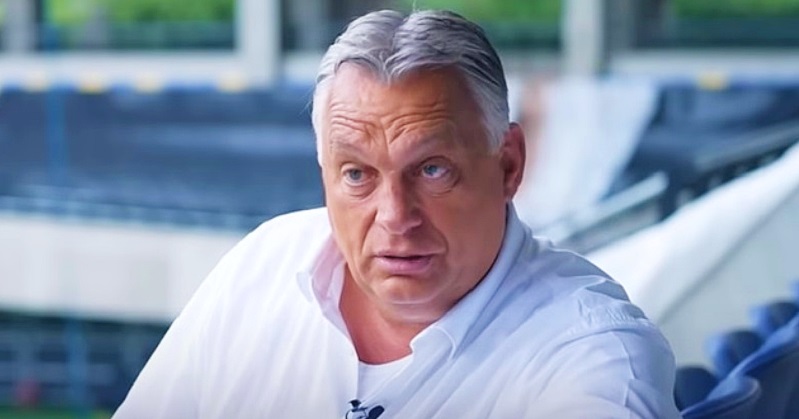Orbán Viktor, fehér ing