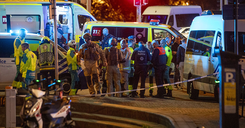 Terrortámadás történt a karacsi repülőtér közelében