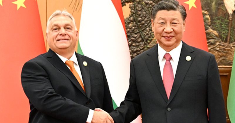 Lehullt a lepel: Kiderült, miért jön sürgősen Orbánhoz a kínai kommunista vezető
