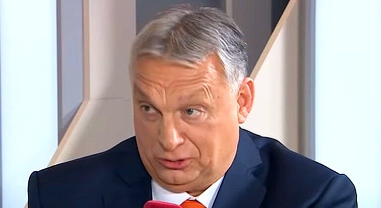 Orbán Viktor beszél