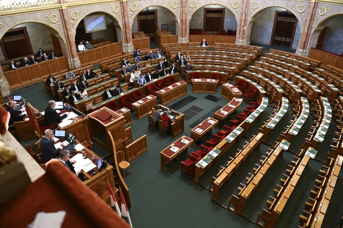 Budapest, 2024. február 5. Az Országgyűlés rendkívüli plenáris ülése 2024. február 5-én. Az ülés, amelyet az ellenzék kezdeményezett a svéd NATO-csatlakozás ratifikációja ügyében, határozatképtelen volt. A kormánypártok mellett több ellenzéki párt - a DK, a Momentum, az MSZP, a Párbeszéd, az LMP - néhány képviselője és egy független képviselő is távol maradt. MTI/Koszticsák Szilárd