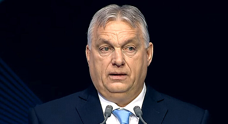 Orbán Viktor benézte