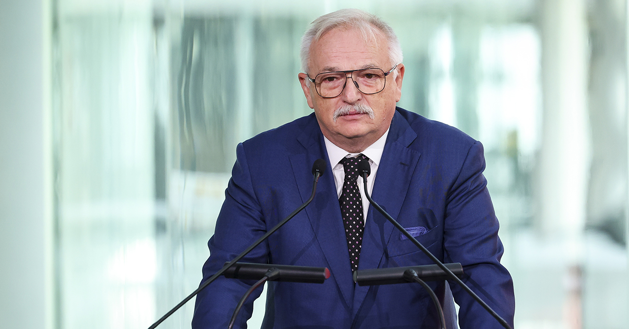 Borított a kormánykedvenc cégvezér: Kezd eldurranni az agya az egyre durvább sarcoktól