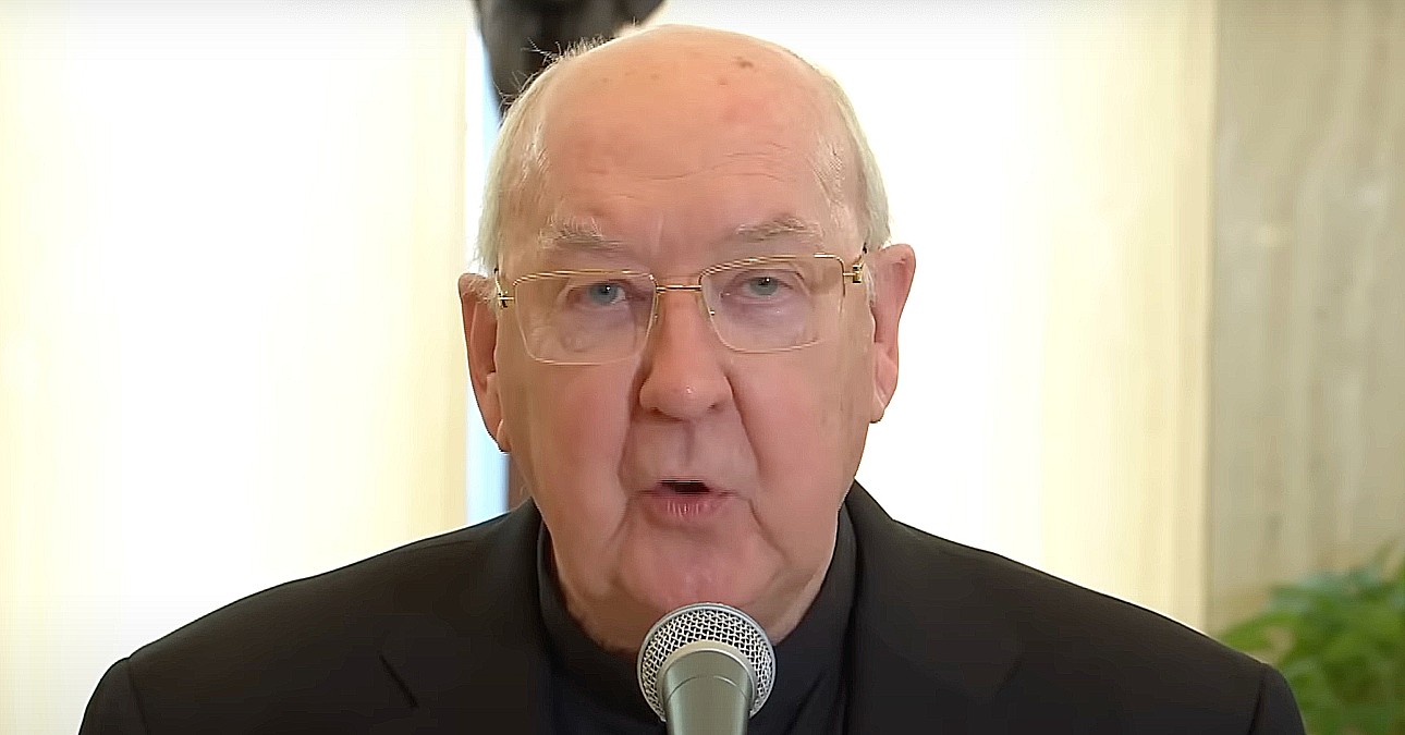 Ő ült be Ferenc pápa helyére: Mától ő irányítja ideiglenesen a Vatikánt