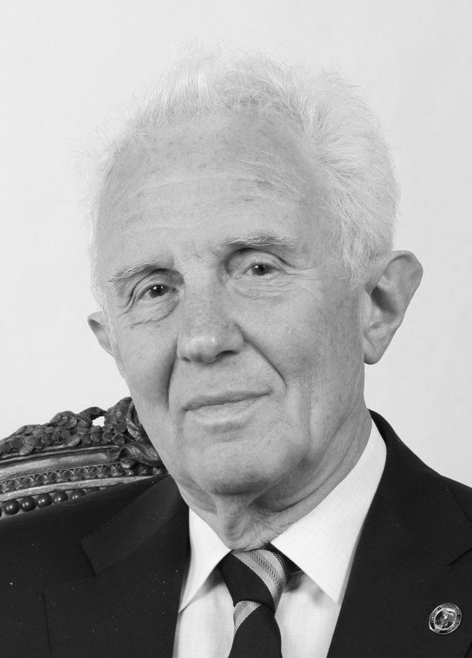 Görög Sándor fekete-fehér közeli állókép