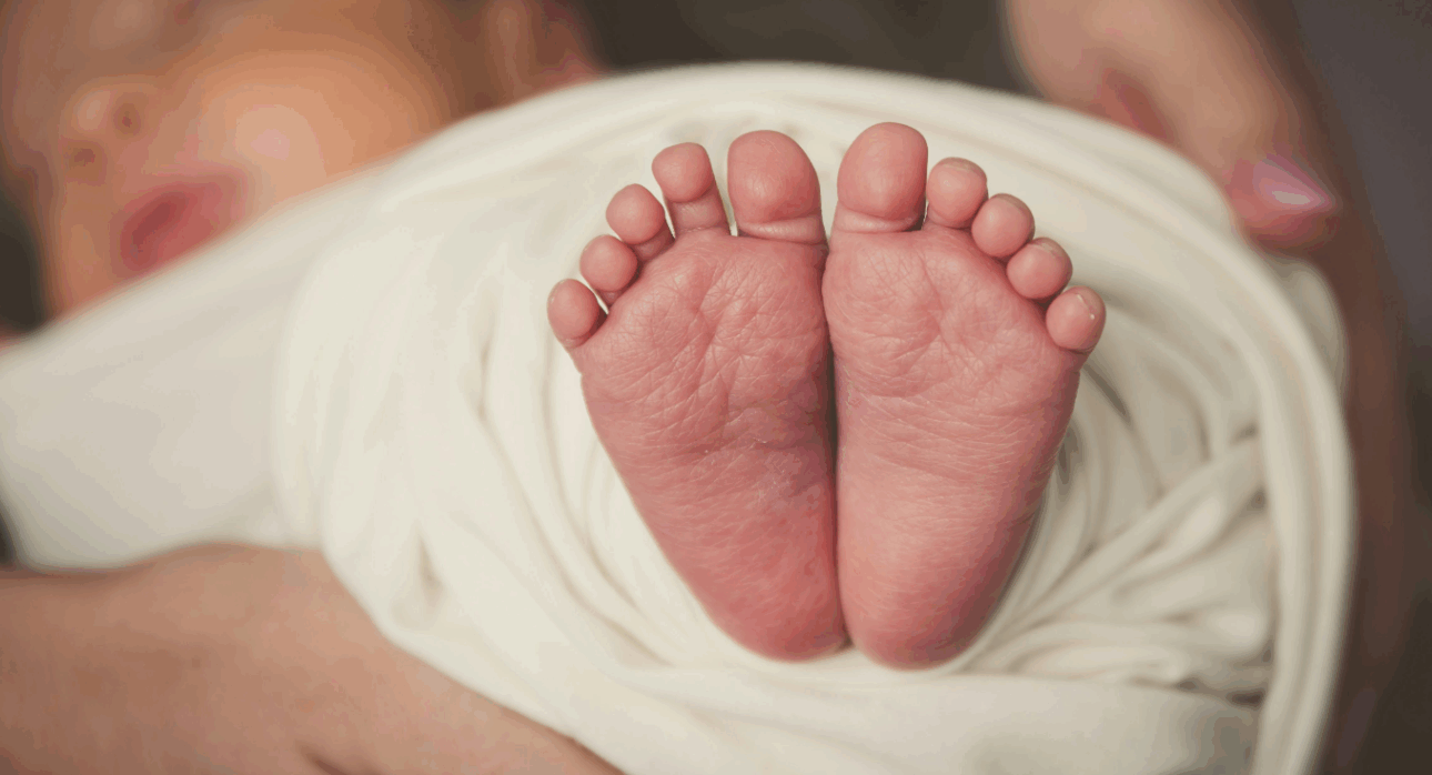 Kislányok lettek 2026 első újszülöttjei