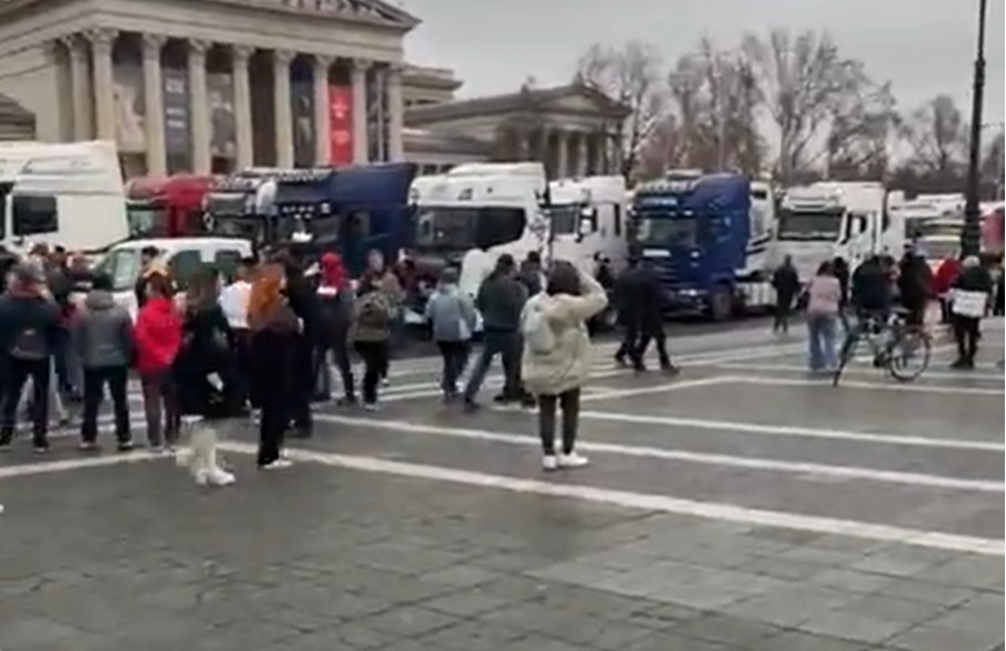 Keményen odacsapnak a kamionosok: Addig tüntetnek a fővárosban, amíg el nem érik a céljukat