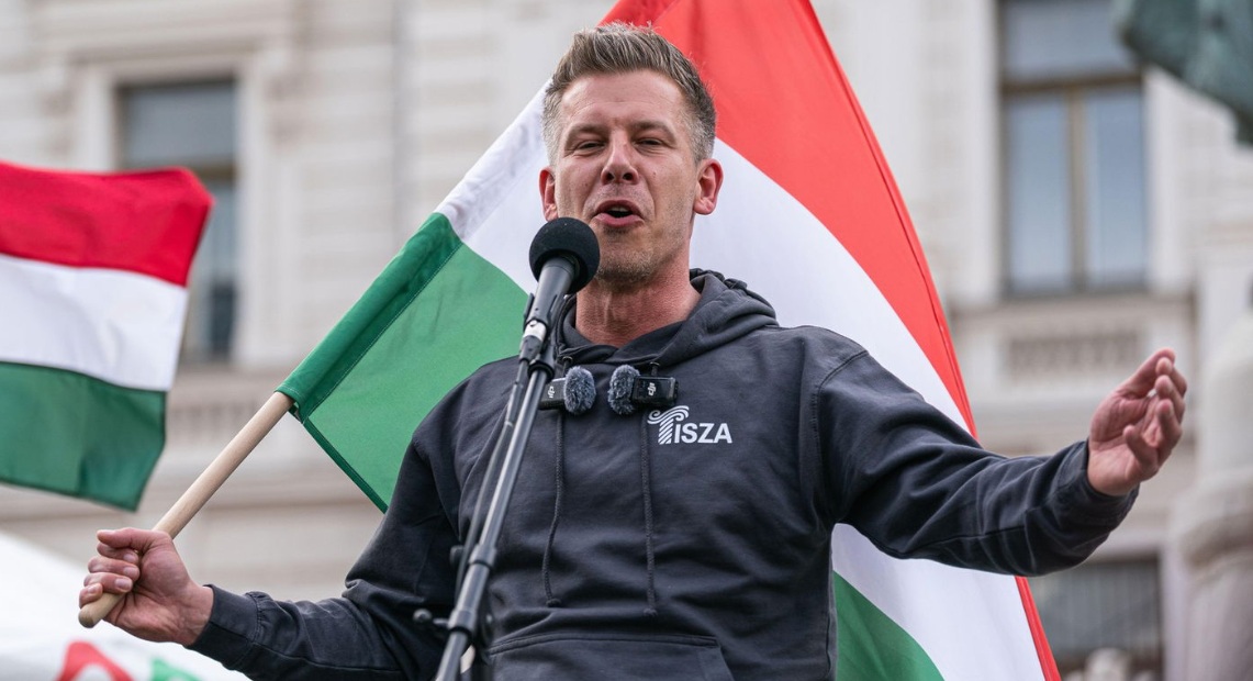 Kimondták: „Magyar Péter röhögve kihasználja a dühöt és észrevétlenül jobboldalivá formálja az ellenzéket”