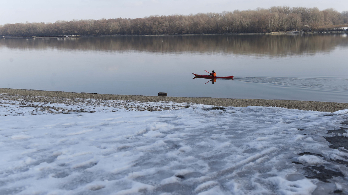 Leállt a kompközlekedés Visegrádnál: Biztonsági okok miatt döntöttek