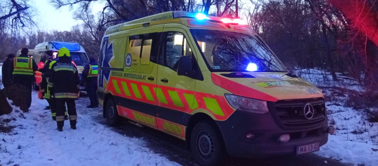 Rettenetes: Gyerekek alatt szakadt be az Ipoly jege