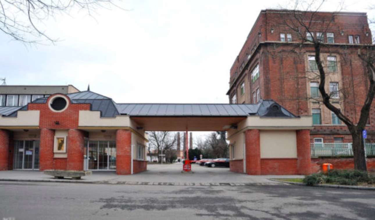 Tragédia: Kiugrott egy beteg a Bajcsy-Zsilinszky Kórház egyik emeletéről