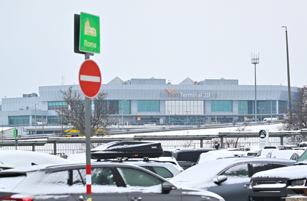 Fűre csúszott egy áruszállító repülőgép a Liszt Ferenc Nemzetközi Repülőtéren